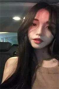 母亲被白狐所杀，我潜心成皇后婢女