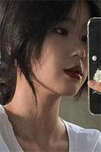 父亲嫌我人鱼血统低贱，将我关在地牢二十年