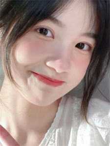 穿成炮灰女配我为活命抱紧女主大腿