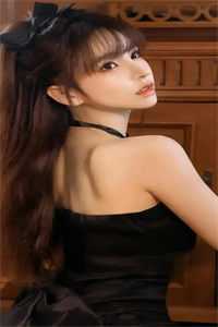 结婚纪念日，妻子身上是她竹马的吻痕