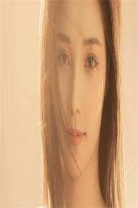 变成摇滚贝斯手后，男友说他喜欢乖乖女
