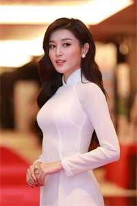 女友骂我是放牛郎，我转身娶了小青梅