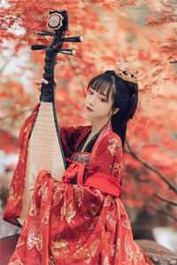 与科研老婆离婚后，我成村里首富