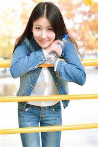 断了两根手指也换不回女友的深情