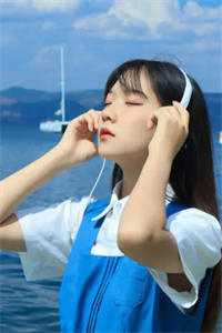 小鱼小鱼快快游