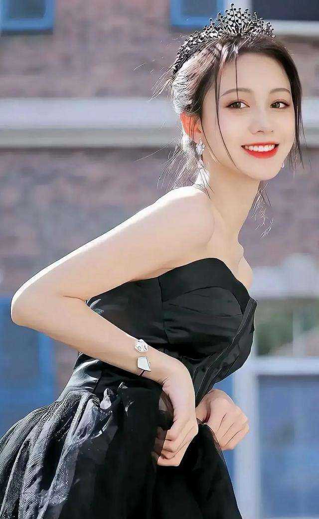 为白月光杀女儿九次后，老公疯了
