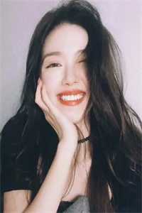 和死对头闪婚当晚，前任跳海求我回头