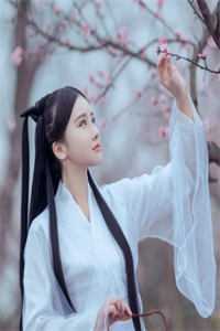 几回魂梦与相逢