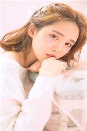 自请和亲后，三个未婚夫悔疯了