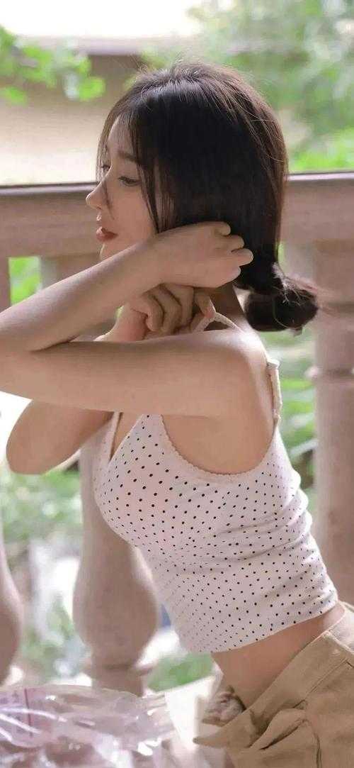 为了给装穷老婆还债，母亲上吊自杀