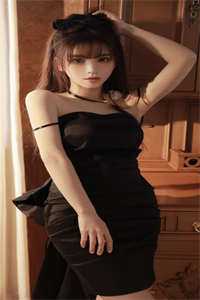 婚礼前夕，女友与他人同床共枕
