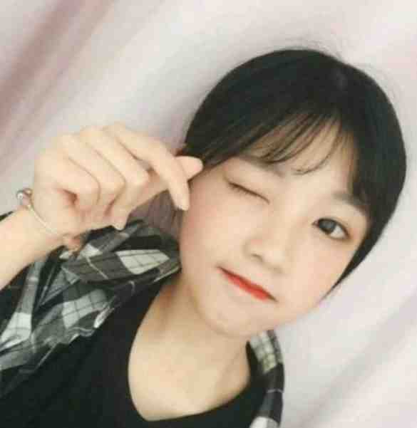 小学弟相思病犯了，女友马上去陪他