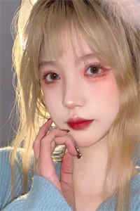 娘娘摆烂后，暴君日夜帮她宫斗