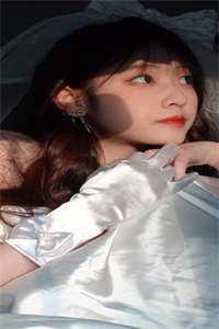 老公为继妹拍卖我的99套睡衣