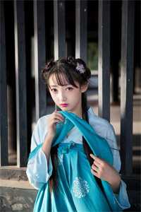 儿童节，妻子把女儿绑上过山车
