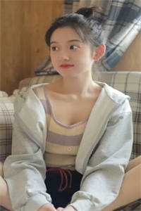 美女学神为拯救我而来