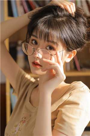 女儿成人礼，老公为白月光砸断婆婆的腿