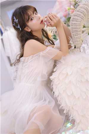 未婚夫白月光怀孕后，我闪婚了