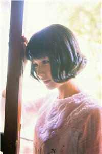 君心薄，雨送黄昏花落