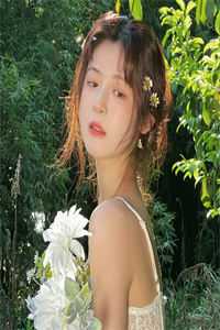 前女友华丽逆袭后，带着未婚夫嘲笑我
