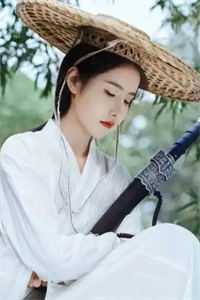 抢婚仪式上，老公扛走女保镖