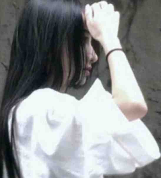 被抛弃致死后，我成了他的朱砂痣