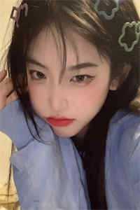 青山后似有孤月