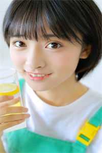 和前任在村口重逢后